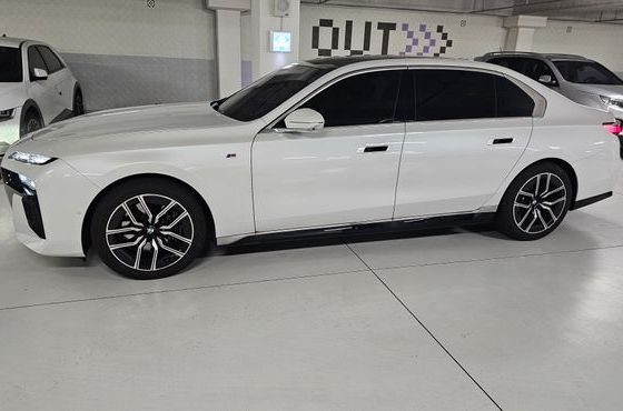 BMW 7-Series 740i xDrive M Sport Limited — пробег 18 220 км — фото 2 из 5