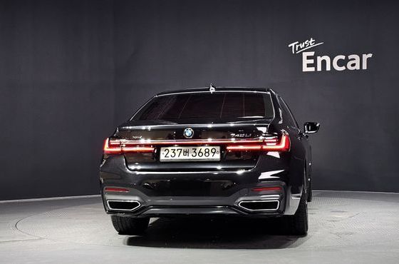 BMW 7-Series 740Li xDrive M Sport Package — пробег 75 670 км — фото 4 из 5