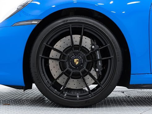 Porsche 911 Carrera 4 GTS — пробег 18 770 км — фото 5 из 5
