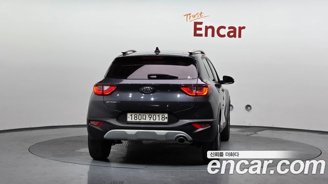 Kia Stonic из Кореи Encar