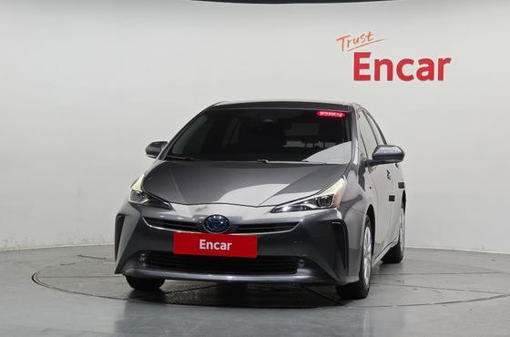 Toyota Prius 1.8 E — пробег 89 660 км — фото 3 из 5