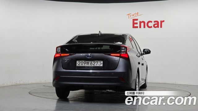 Toyota Prius из Кореи Encar