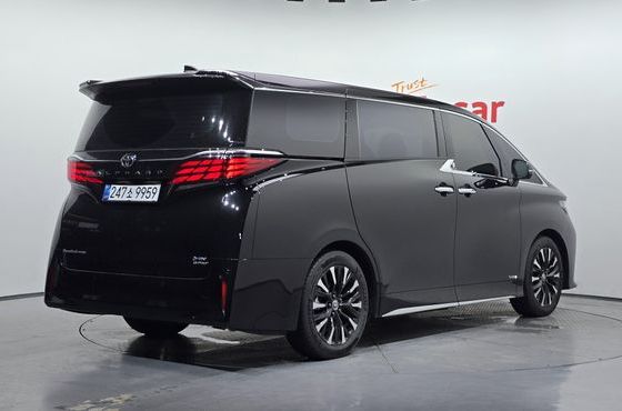 Toyota Alphard 2.5 HEV Executive AWD — пробег 8 258 км — фото 2 из 5