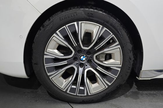 BMW 7-Series 740i sDrive Design Pure Excellence Individual — пробег 64 565 км — фото 5 из 5