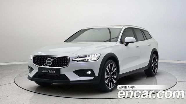Volvo V60 B5 Ultimate AWD — пробег 21 422 км — фото 1 из 5