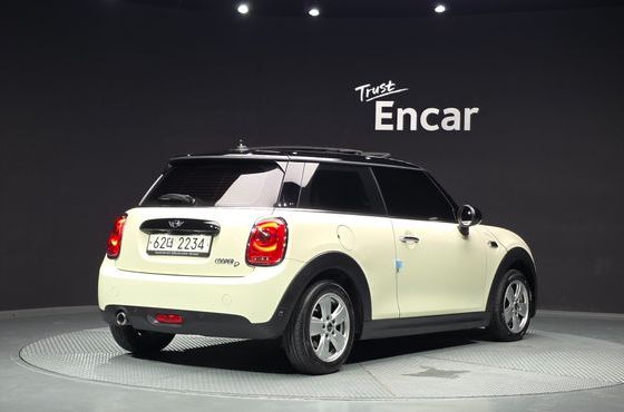 Mini Cooper Standard 3rd — пробег 65 569 км — фото 2 из 5