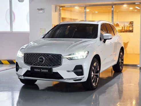 Volvo XC60 T8 Ultra Bright — пробег 7 120 км — фото 1 из 5