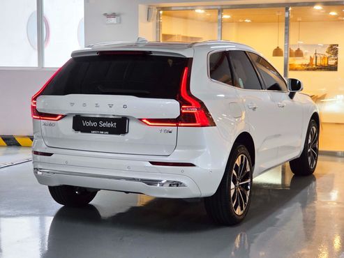 Volvo XC60 T8 Ultra Bright — пробег 7 120 км — фото 2 из 5
