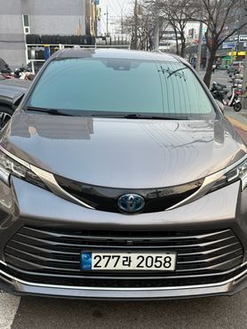 Toyota Sienna 2.5 Hybrid AWD — пробег 81 756 км — фото 3 из 5