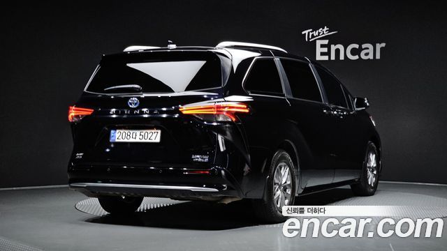 Toyota Sienna 2.5 Hybrid AWD — пробег 21 555 км — фото 2 из 5