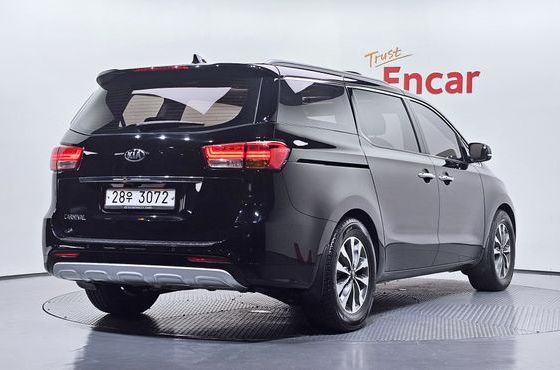 Kia Carnival 9-seater Luxury — пробег 99 244 км — фото 2 из 5