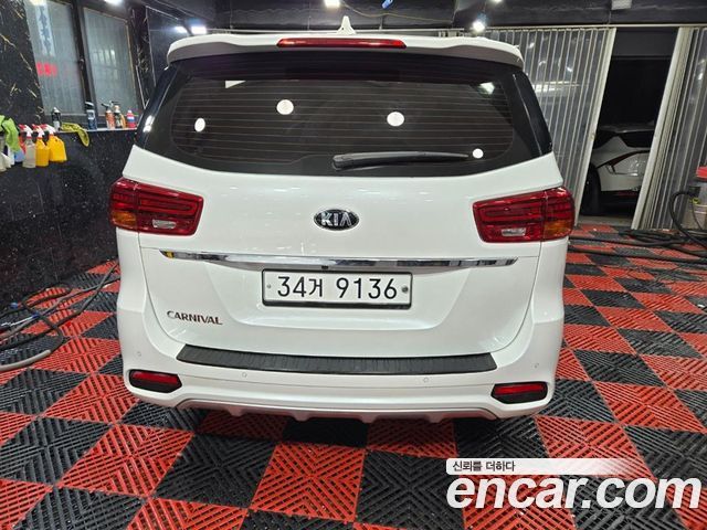 Kia Carnival из Кореи Encar
