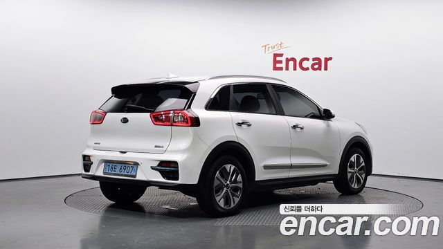 Kia Niro Noblesse — пробег 125 420 км — фото 2 из 5