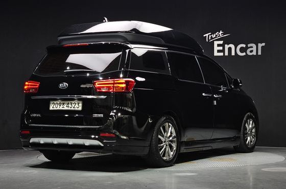 Kia Carnival 9-Seater Hi-Limousine Noblesse Special — пробег 141 670 км — фото 2 из 5
