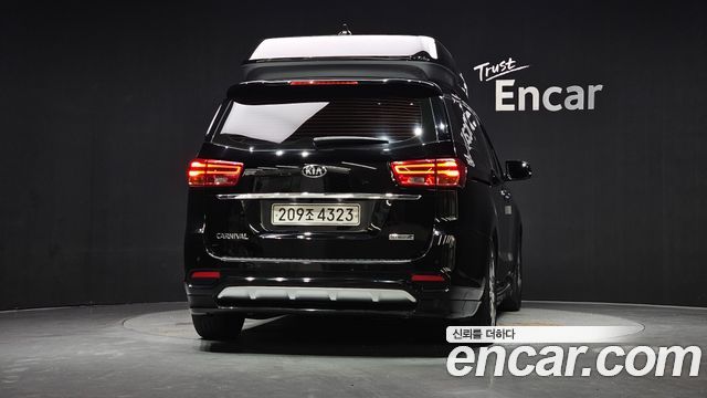Kia Carnival из Кореи Encar
