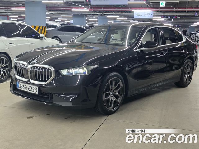 BMW 5-Series 523d — пробег 6 130 км — фото 1 из 5