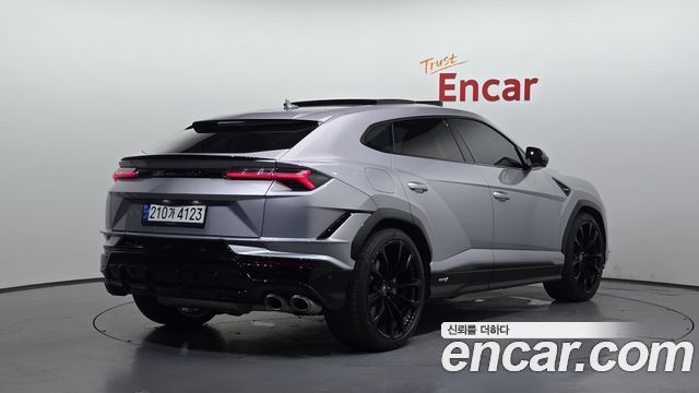Lamborghini Urus из Кореи Encar
