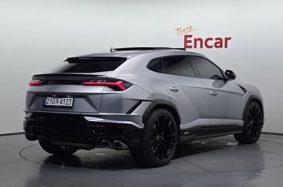 Lamborghini Urus 4.0 V8 S — пробег 18 400 км — фото 2 из 5