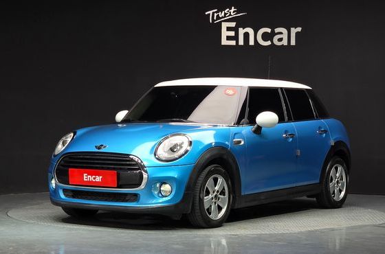 Mini Cooper 5Door Standard 3rd — пробег 90 295 км — фото 1 из 5