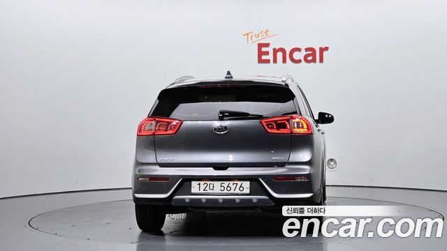 Kia Niro Noblesse — пробег 195 325 км — фото 4 из 5