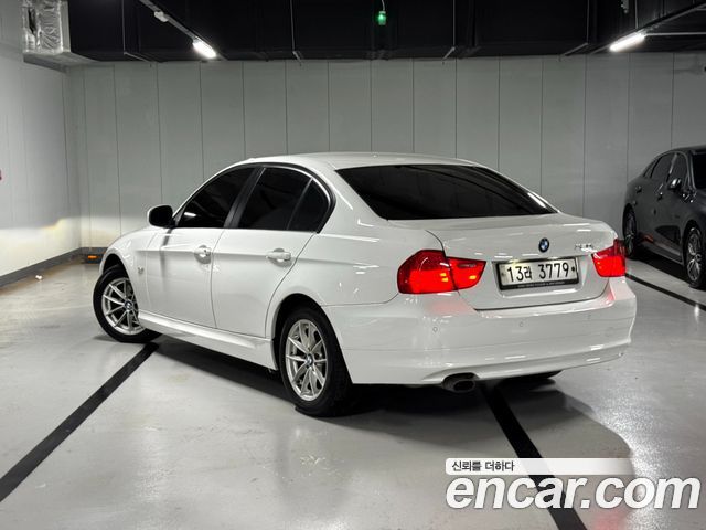 BMW 3-Series 320i Sedan — пробег 148 063 км — фото 2 из 5