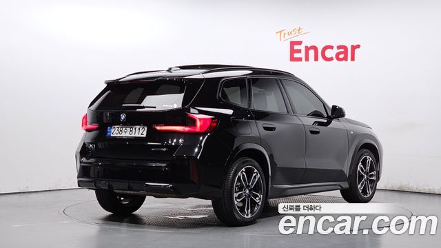 BMW X1 xDrive 20i M Sport — пробег 24 081 км — фото 2 из 5