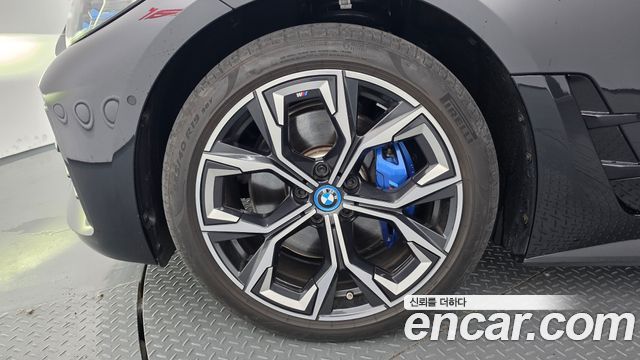 BMW i4 eDrive40 M Sports Pro — пробег 42 839 км — фото 5 из 5