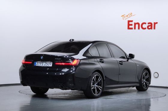 BMW 3-Series 320i M Sport — пробег 10 778 км — фото 2 из 5