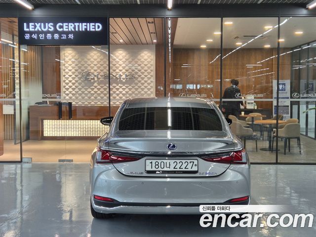 Lexus ES Luxury Plus — пробег 82 316 км — фото 4 из 5
