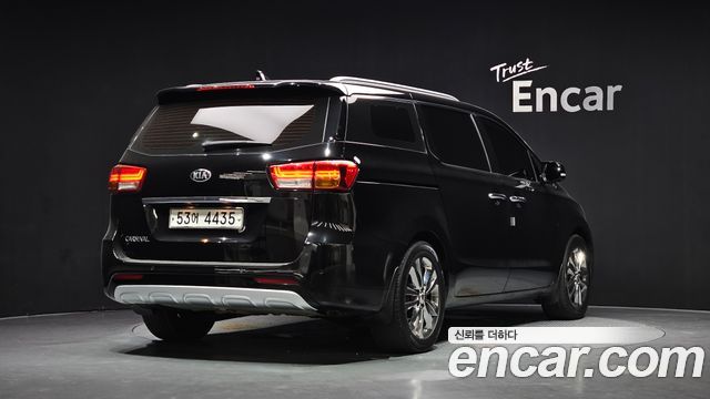 Kia Carnival из Кореи Encar