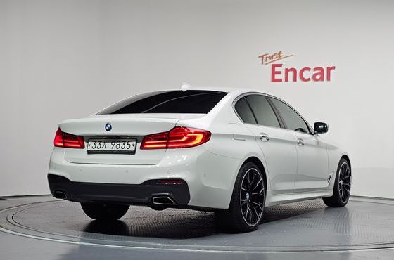 BMW 5-Series 520d M Sport Package Plus — пробег 162 749 км — фото 2 из 5