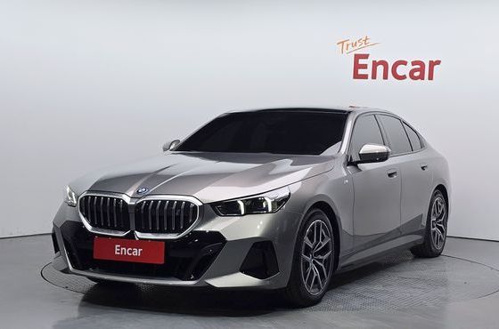 BMW i5 eDrive 40 M Sport — пробег 16 659 км — фото 1 из 5