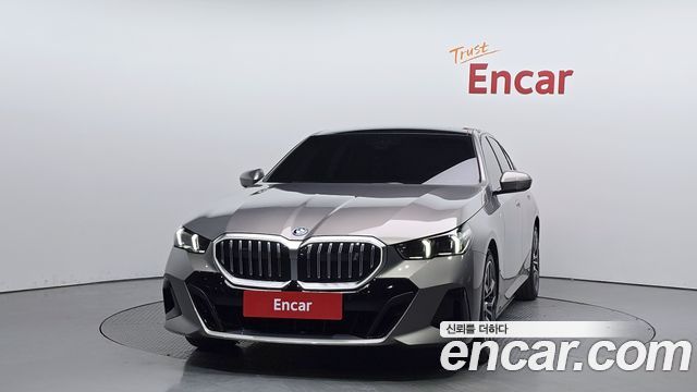 BMW i5 eDrive 40 M Sport — пробег 16 659 км — фото 3 из 5