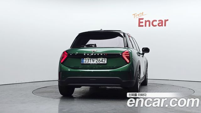 Mini Cooper 5 Door Favoured — пробег 25 285 км — фото 4 из 5