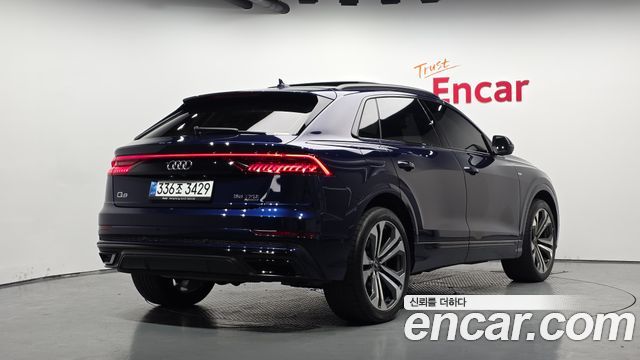 Audi Q8 55 TFSI Quattro Premium — пробег 19 320 км — фото 2 из 5