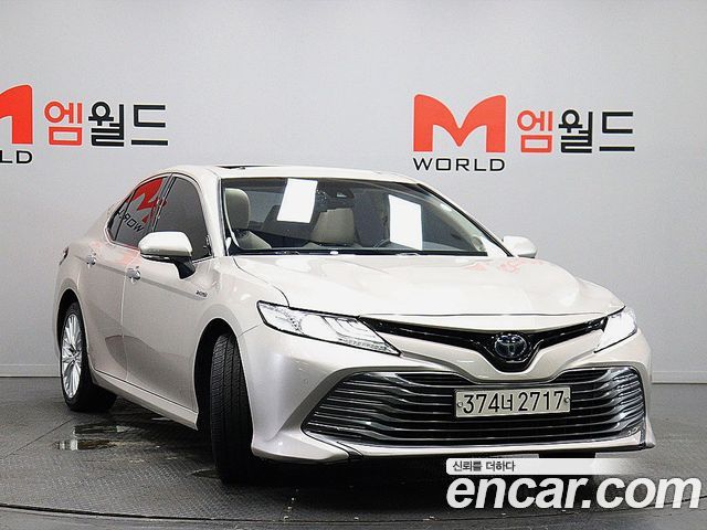 Toyota Camry 2.5 XLE Hybrid — пробег 112 134 км — фото 3 из 5