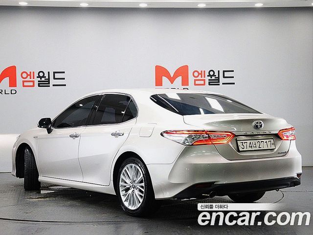 Toyota Camry 2.5 XLE Hybrid — пробег 112 134 км — фото 4 из 5
