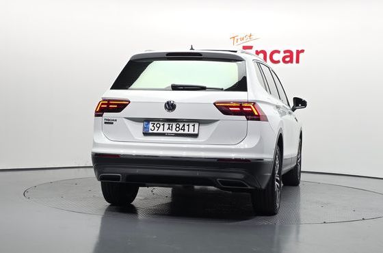 Volkswagen Tiguan 2.0 TDI Prestige — пробег 120 178 км — фото 4 из 5