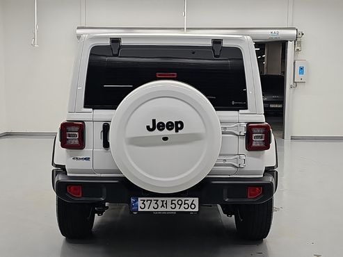 Jeep Wrangler 2.0 Overland Power Top 4Door 4xe — пробег 45 330 км — фото 3 из 5