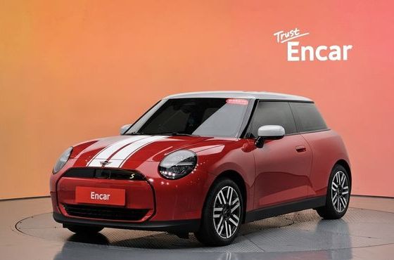 Mini Cooper SE Classic — пробег 139 км — фото 1 из 5