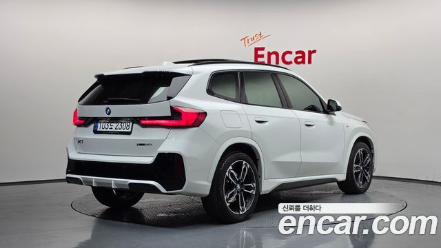 BMW X1 xDrive 20i M Sport — пробег 31 860 км — фото 2 из 5