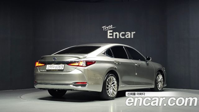Lexus ES Luxury Plus — пробег 114 142 км — фото 2 из 5