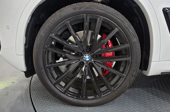BMW X5 xDrive 40d M Sport Pro — пробег 4 600 км — фото 5 из 5