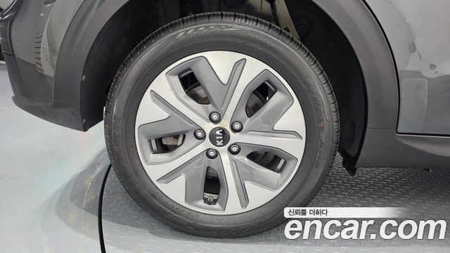 Kia Niro Prestige — пробег 29 284 км — фото 5 из 5