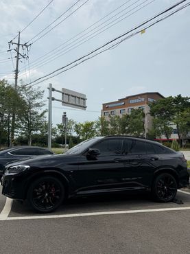 BMW X4 xDrive20i M Sports Pro — пробег 30 000 км — фото 1 из 5