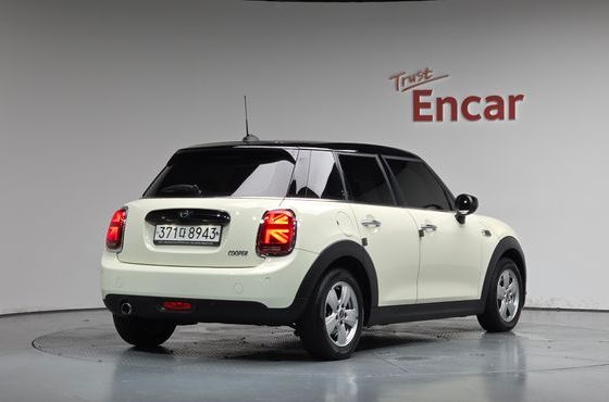 Mini Cooper 5Door Standard 3rd — пробег 31 038 км — фото 2 из 5