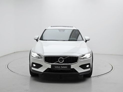 Volvo V60 B5 Ultra AWD — пробег 1 234 км — фото 3 из 5