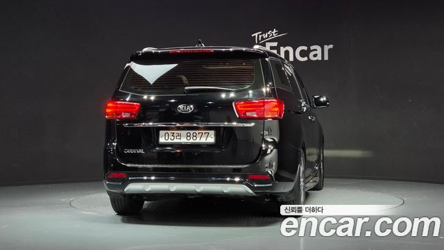 Kia Carnival из Кореи Encar