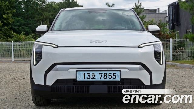 Kia EV3 Long Range 2WD AIr — пробег 30 км — фото 1 из 5