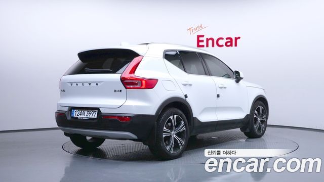 Volvo XC40 B4 Inscription — пробег 67 782 км — фото 2 из 5